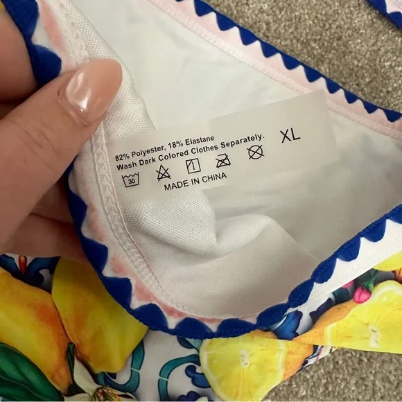 Lemon bikini 🍋 - Picture 5 of 9